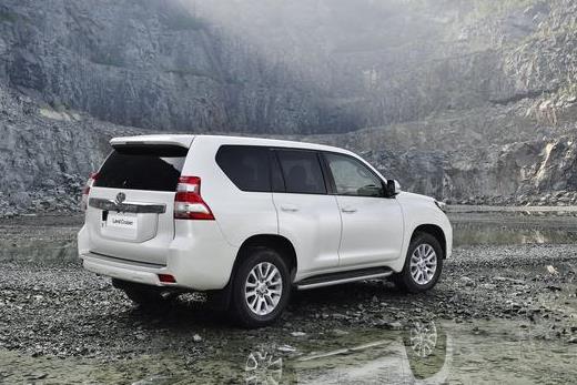 טויוטה לנדקרוזר 2014 טויוטה לנדקרוזר 2014